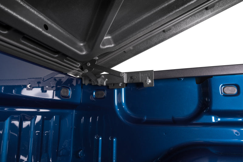 UnderCover 6.5ft Lux Bed Cover | 2010-2014 Ford F-150 3