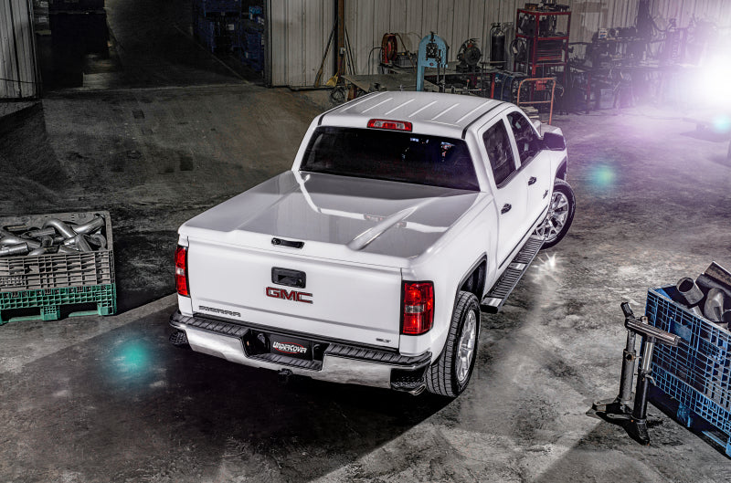 UnderCover 6.5ft Elite LX Bed Cover for 2019-2020 GMC Sierra 1500 (w/o MultiPro TG) - Pull Me Over Red - view 2