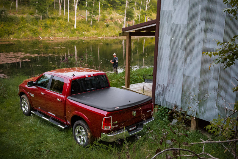 UnderCover SE Hinged Tonneau Cover 2