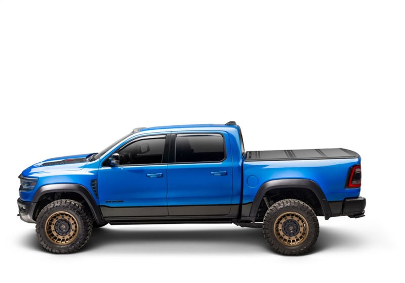 Extang Endure ALX Hard Folding Tonneau Cover - 2014-2018 Silverado/Sierra 1500 5ft 9in Bed - Extang part 80445 view 6