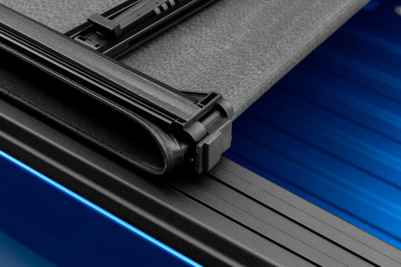 Lund Soft Tri-Fold Tonneau Cover 958186 3