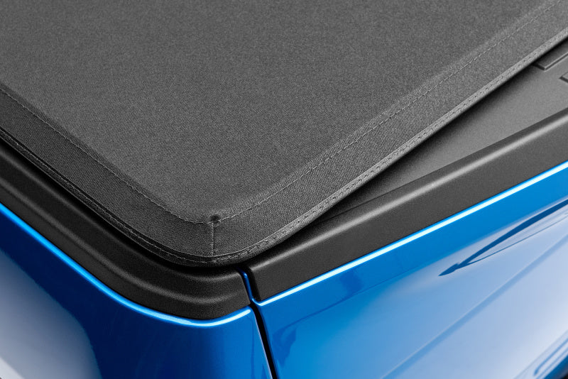 Lund Soft Tri-Fold Tonneau Cover 958186 5