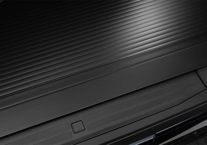 RetraxONE XR Retractable Tonneau Cover - 2017+ Ford Super Duty 6ft 10in Bed - Retrax part T-60383 view 8