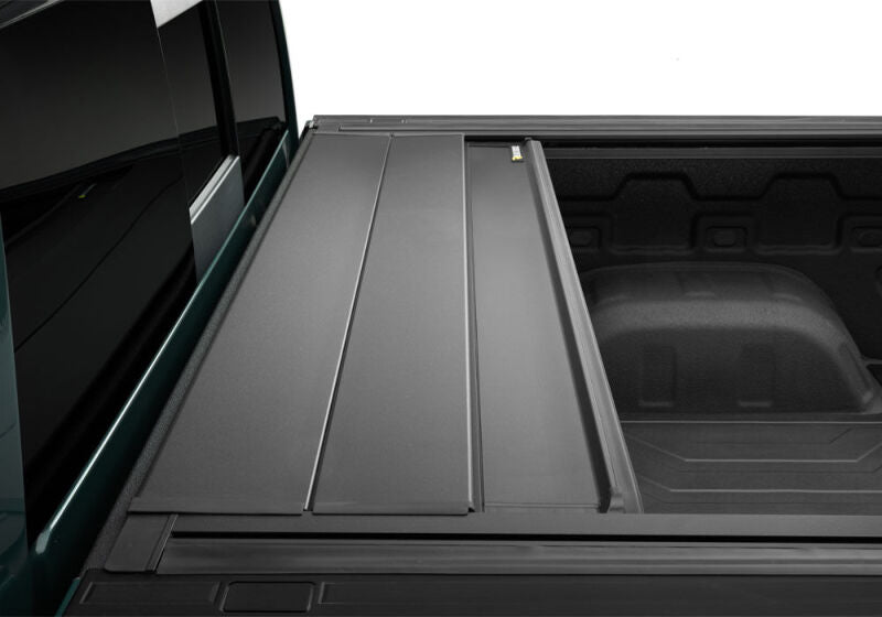 RealTruck Retractable Tonneau Cover ERC40RAM17A0 3