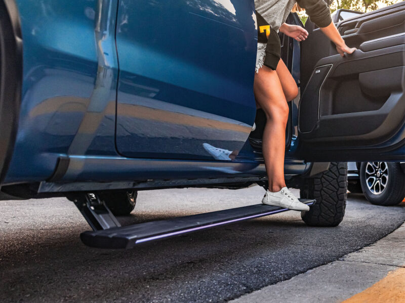 AMP Research PowerStep Running Boards - 22-24 Chevrolet/GMC Silverado/Sierra 1500 CC & 2024 2500/3500HD CC PowerStep Vision