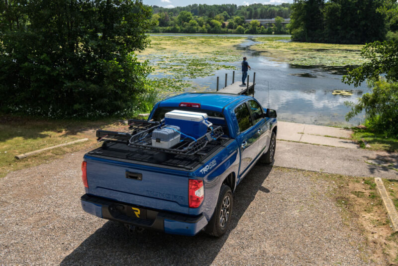 RetraxONE XR Retractable Tonneau Cover - 2017+ Ford Super Duty 6ft 10in Bed - Retrax part T-60383 view 2